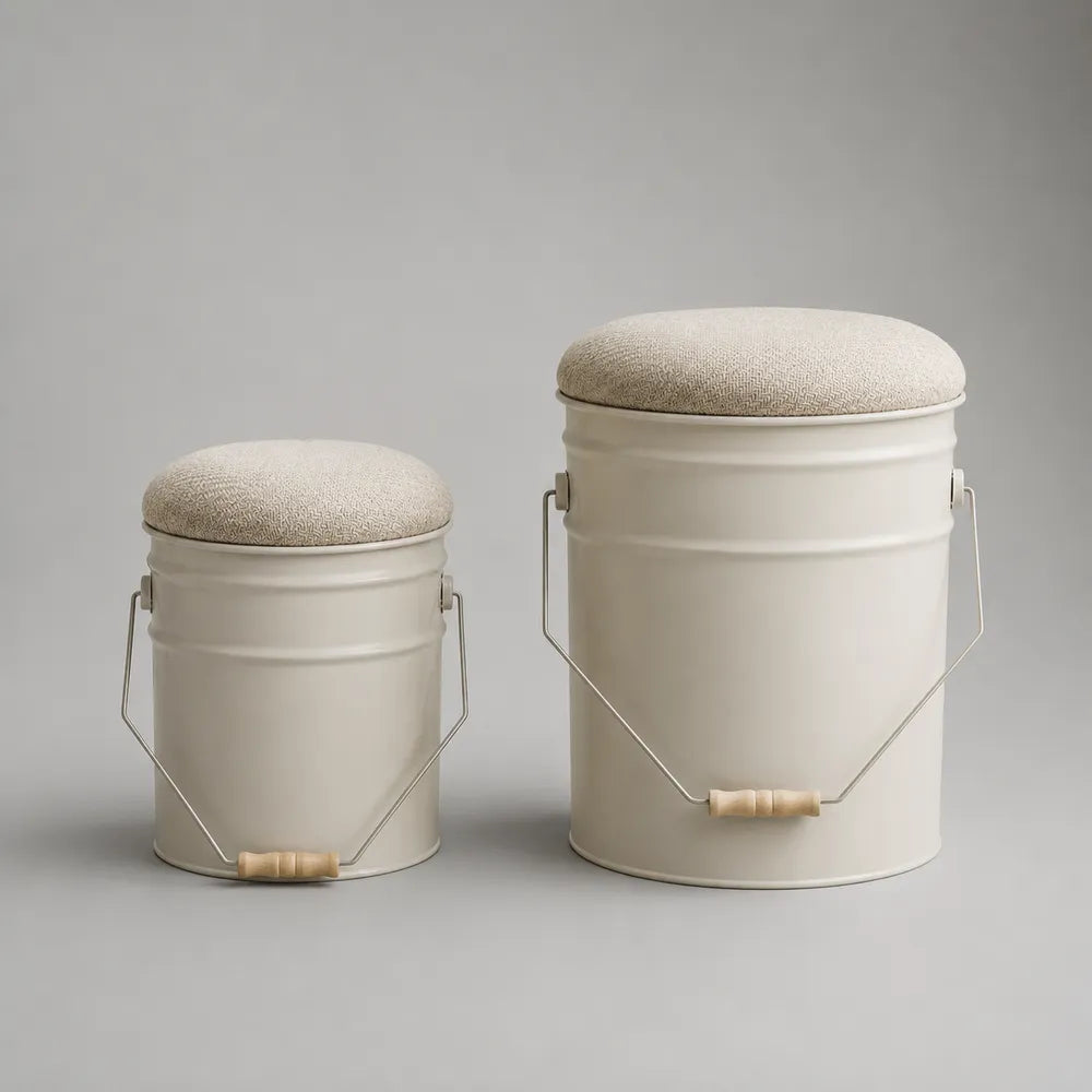 Lot de 2 tabourets seau en acier blanc avec coussins beige diamètre 38 cm hauteur 45 cm